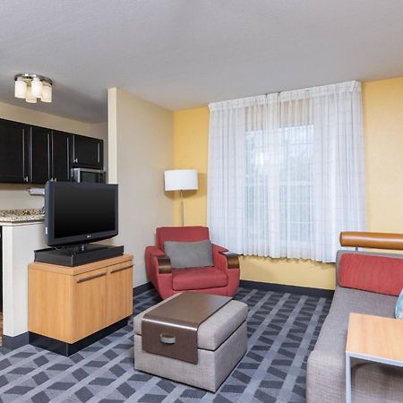 Towneplace Suites By Marriott East Lansing Exterior photo