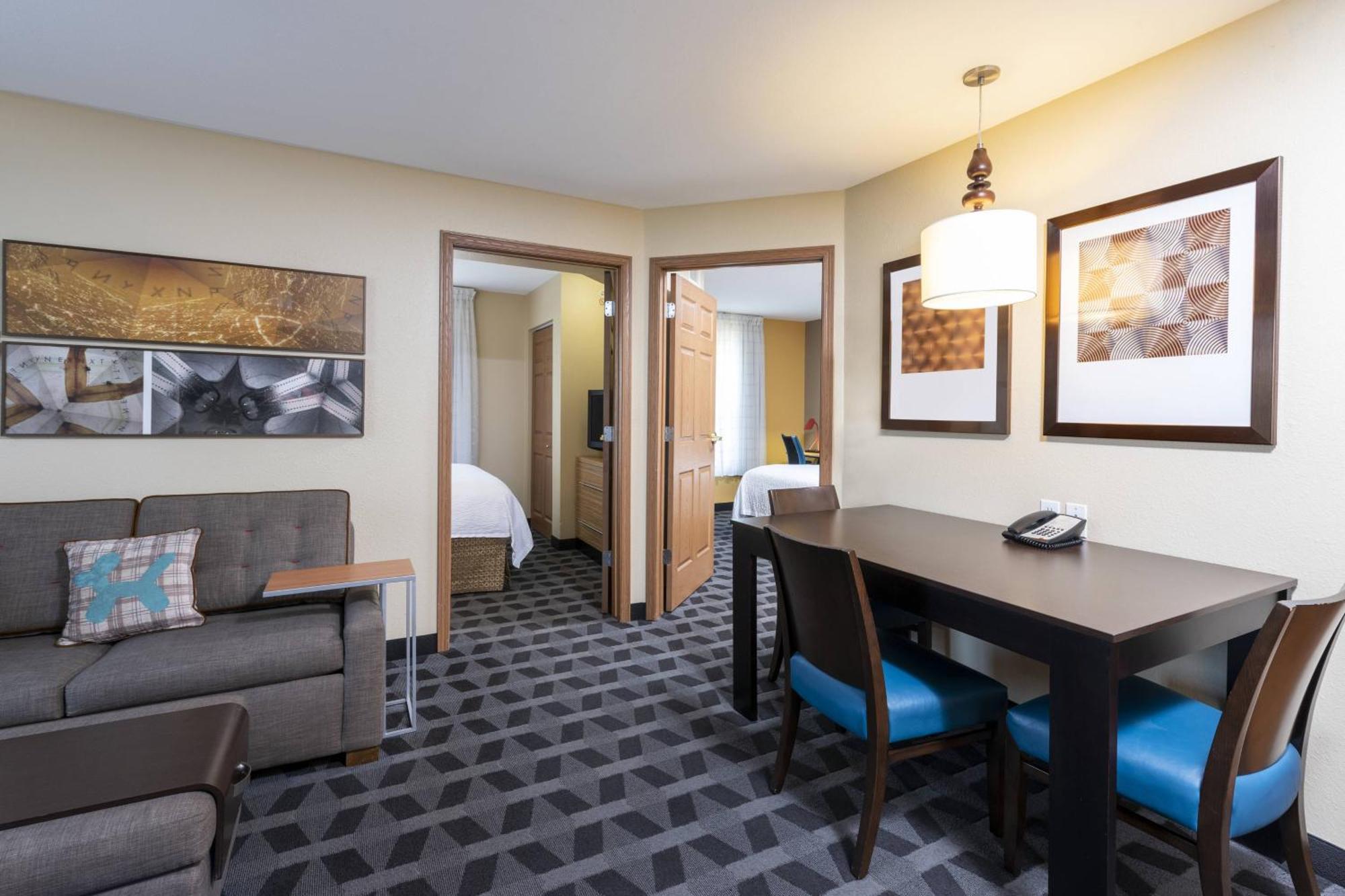 Towneplace Suites By Marriott East Lansing Exterior photo