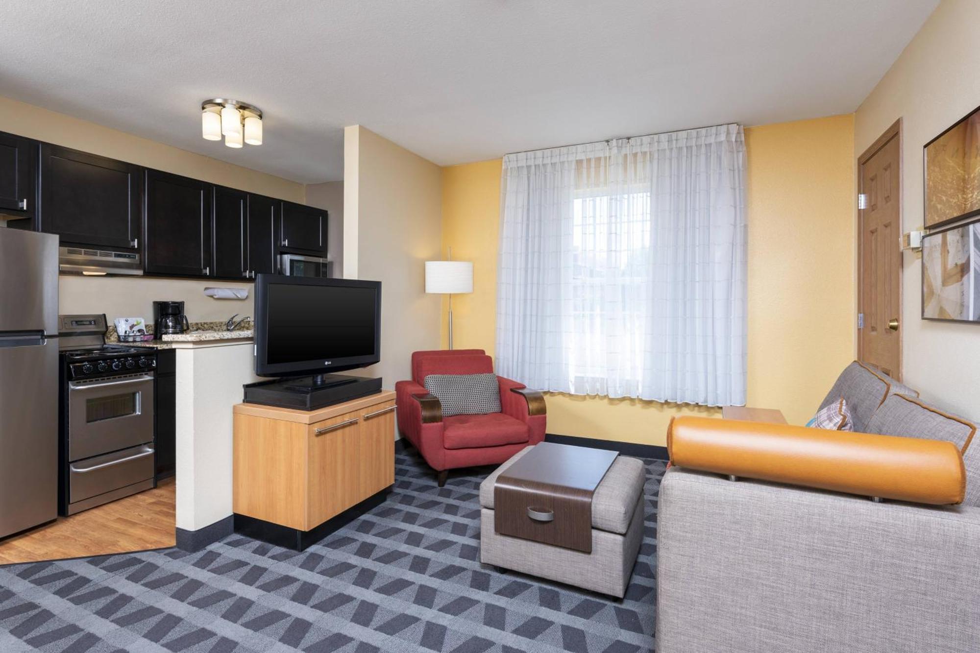 Towneplace Suites By Marriott East Lansing Exterior photo