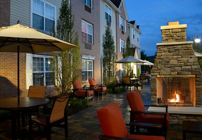 Towneplace Suites By Marriott East Lansing Exterior photo